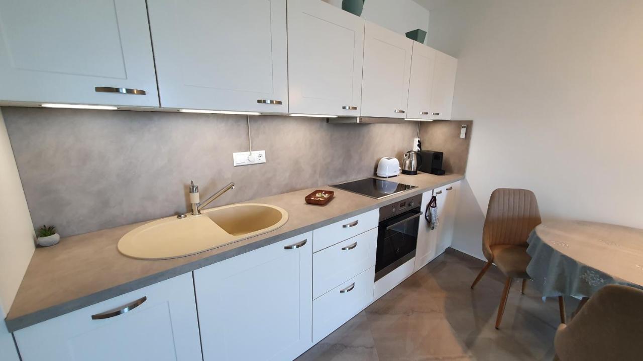Kékvitorla Apartman Keszthely Exterior foto
